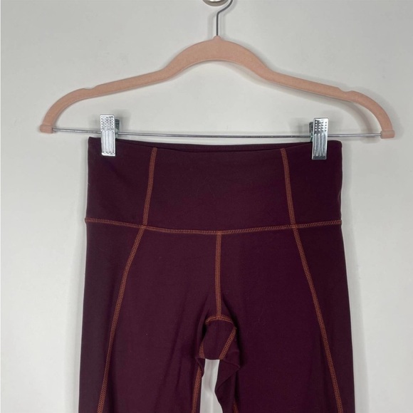 Athleta Salutation Capri Powervita in Cassis Flatlock Seams XS Wine Plum - Picture 4 of 9